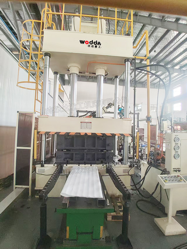 200噸四柱液壓機(jī)帶移動(dòng)工作臺(tái) 200噸四柱液壓機(jī)帶移動(dòng)工作臺(tái)